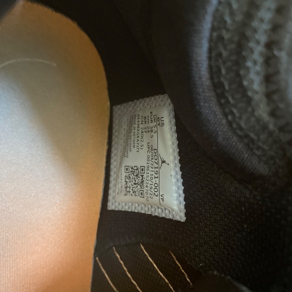 Jorden why not .6 boys basketball sneakers - Picture 6 of 9